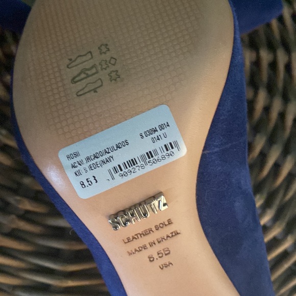 NWB Schutz Rosie Navy blue pumps. Never been worn! Classic pump Last two pair - Picture 4 of 5